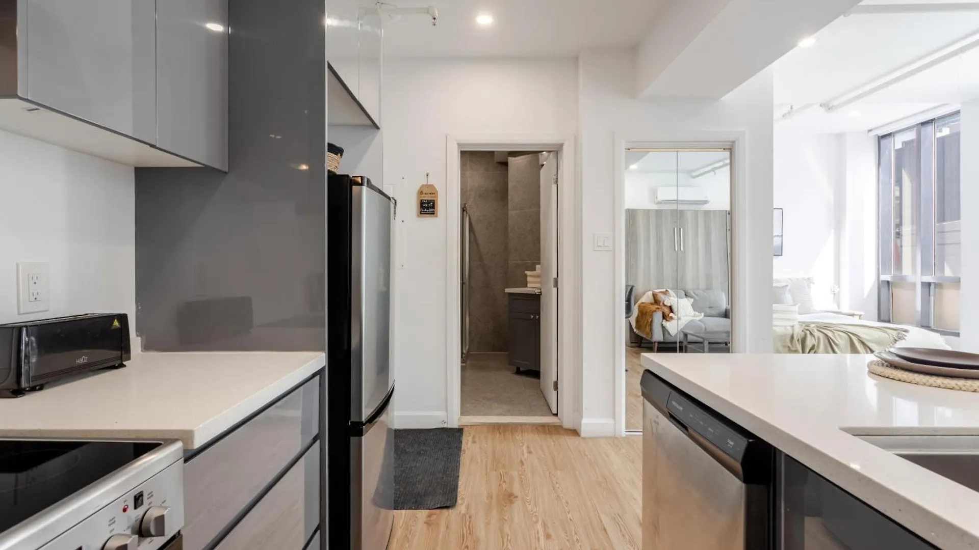 Modern Studio On Bishop - Spotlight Mtl Монреаль Канада