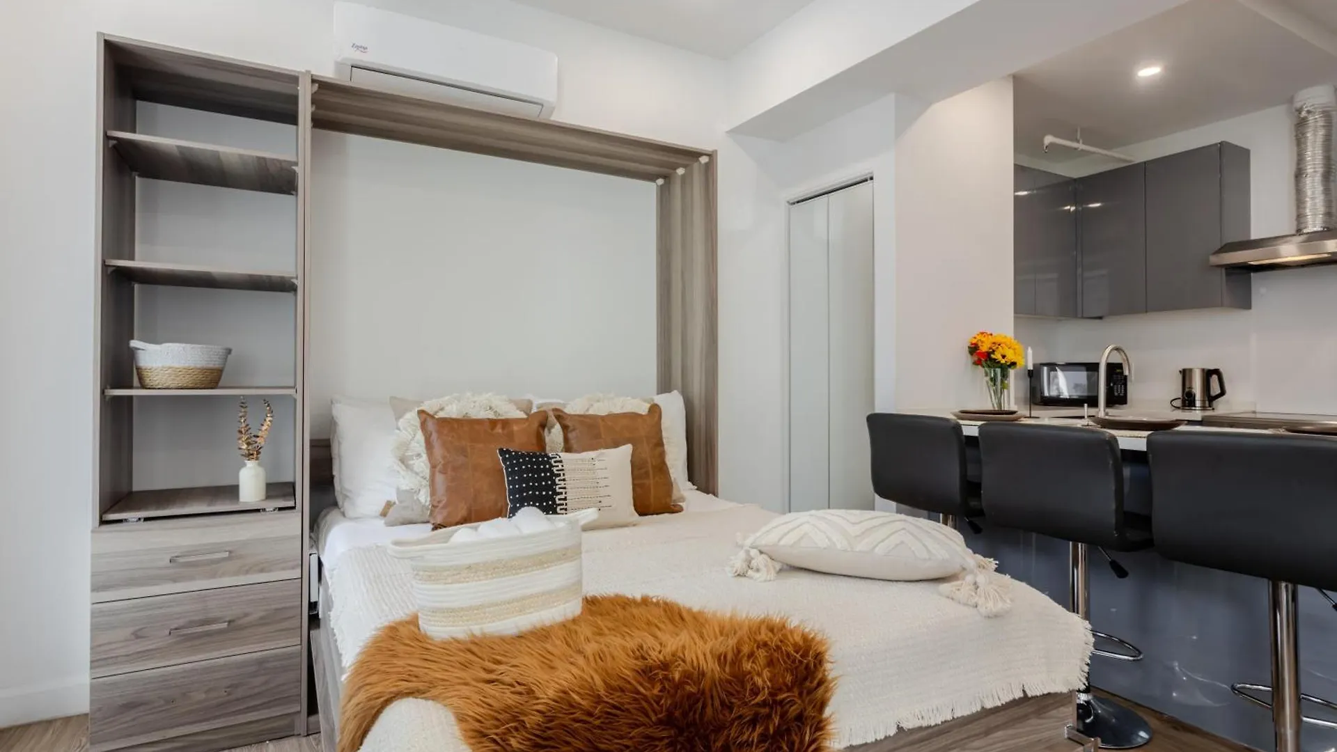 Modern Studio On Bishop - Spotlight Mtl Монреаль
